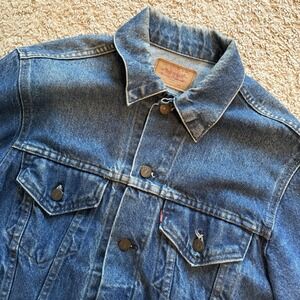 Vintage Levi's Trucker Jacket Size 44 Type 3 70506-0216 Denim Made in USA Cowboy